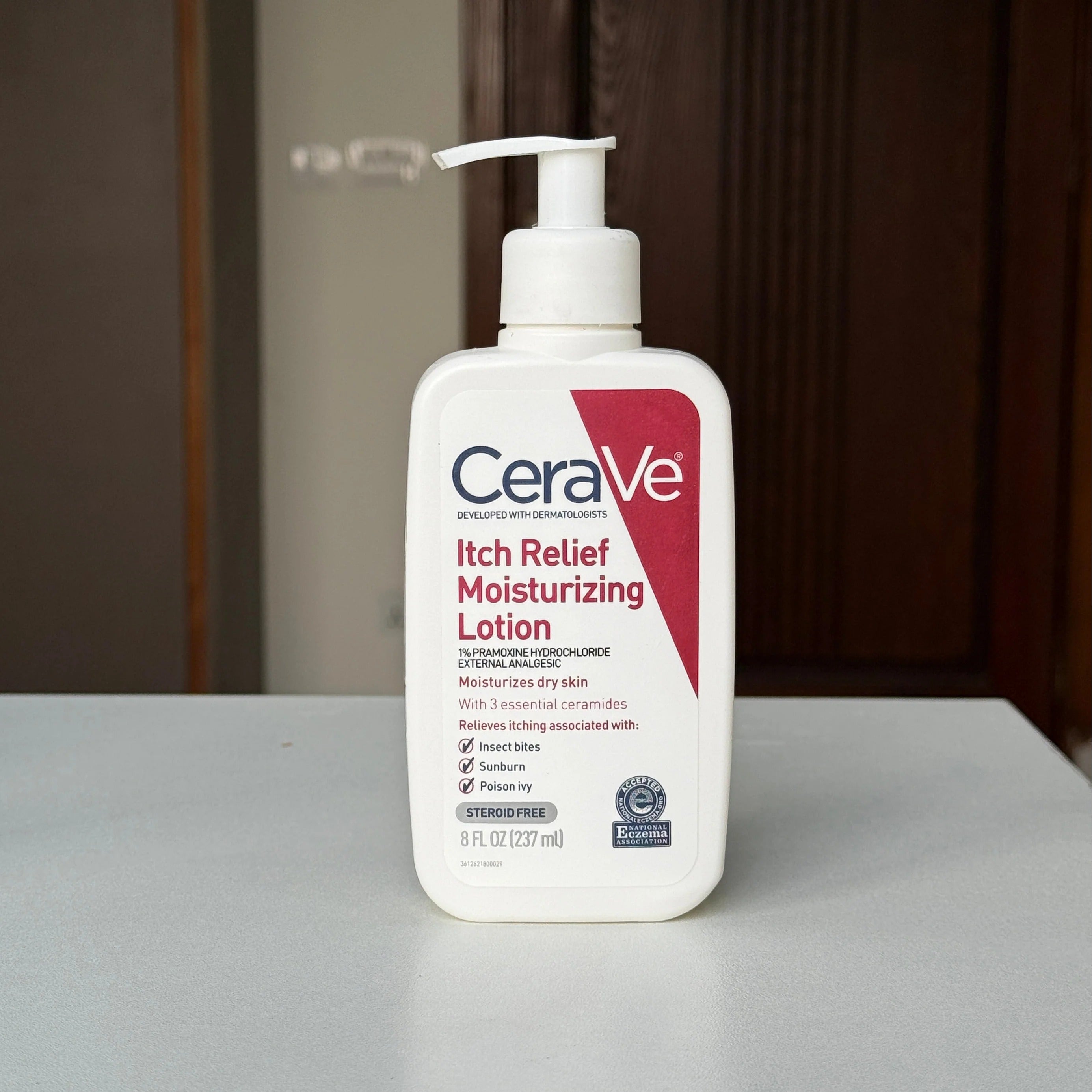CeraVe Itch Relief Moisturizing Lotion | Fast-Acting Relief for Dry, Itchy Skin | With Ceramides, Niacinamide & Hyaluronic Acid | 237ml
