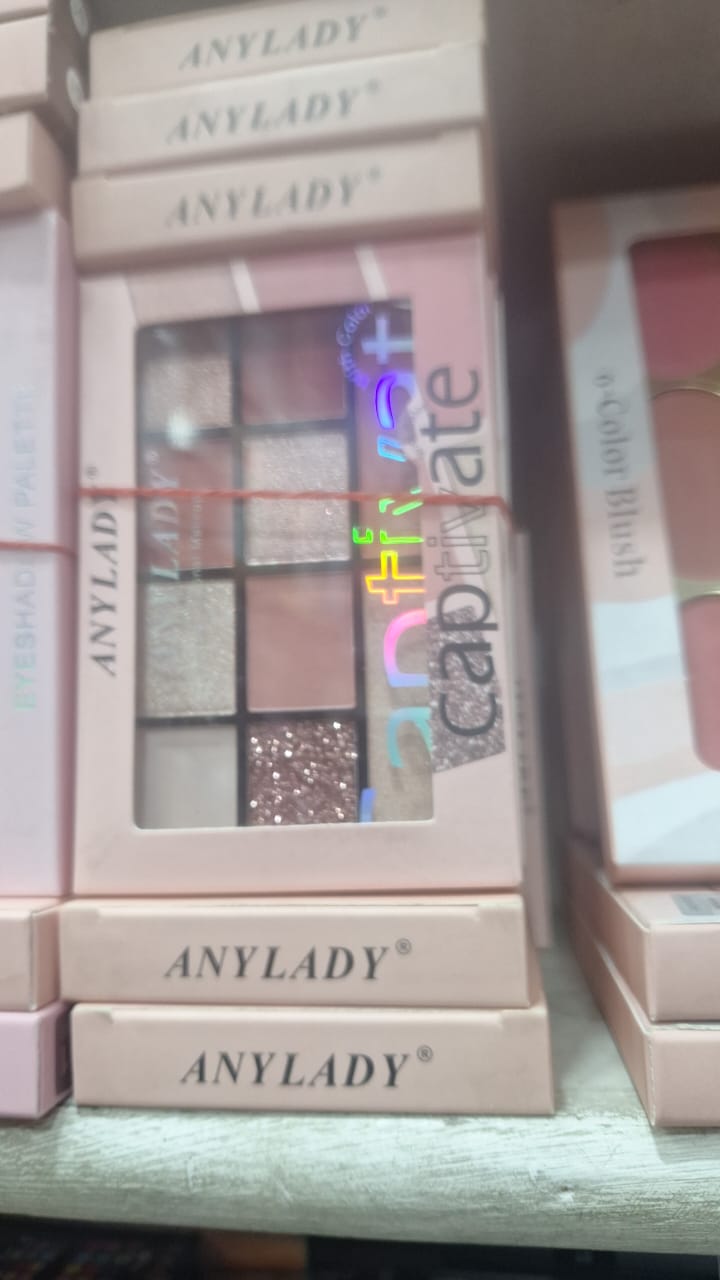 ANYLADY Captivate Professional Makeup Palette - 9-Shade Eyeshadow & Blusher Kit with High-Pigment Matte, Shimmer & Glitter Finishes
