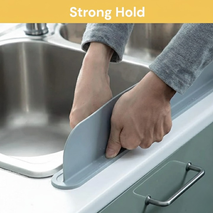Silicone Sink Splash Guard With Suction For Kitchen And Bathroom Flexible Water Splash Stopper (Random Color)